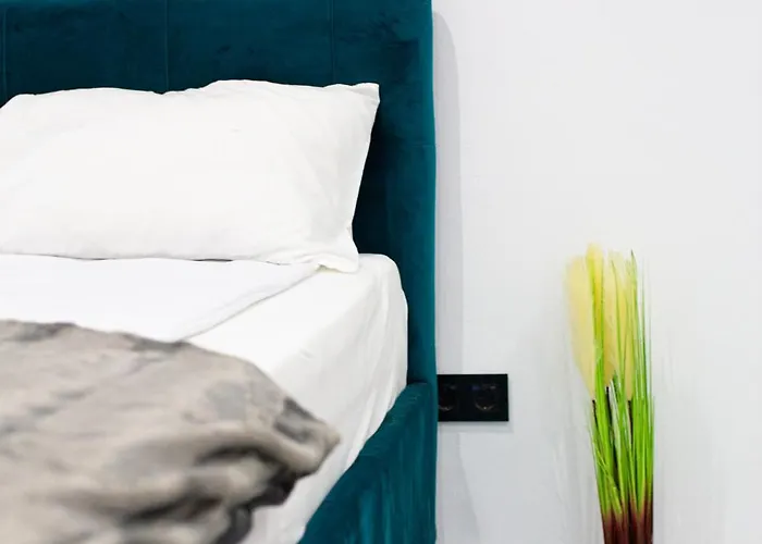 I1 Ultracentral- Deluxe, Modern