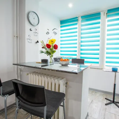 I1 Ultracentral- Deluxe, Modern *