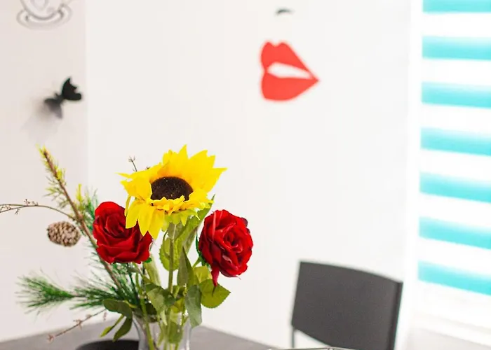 I1 Ultracentral- Deluxe, Modern